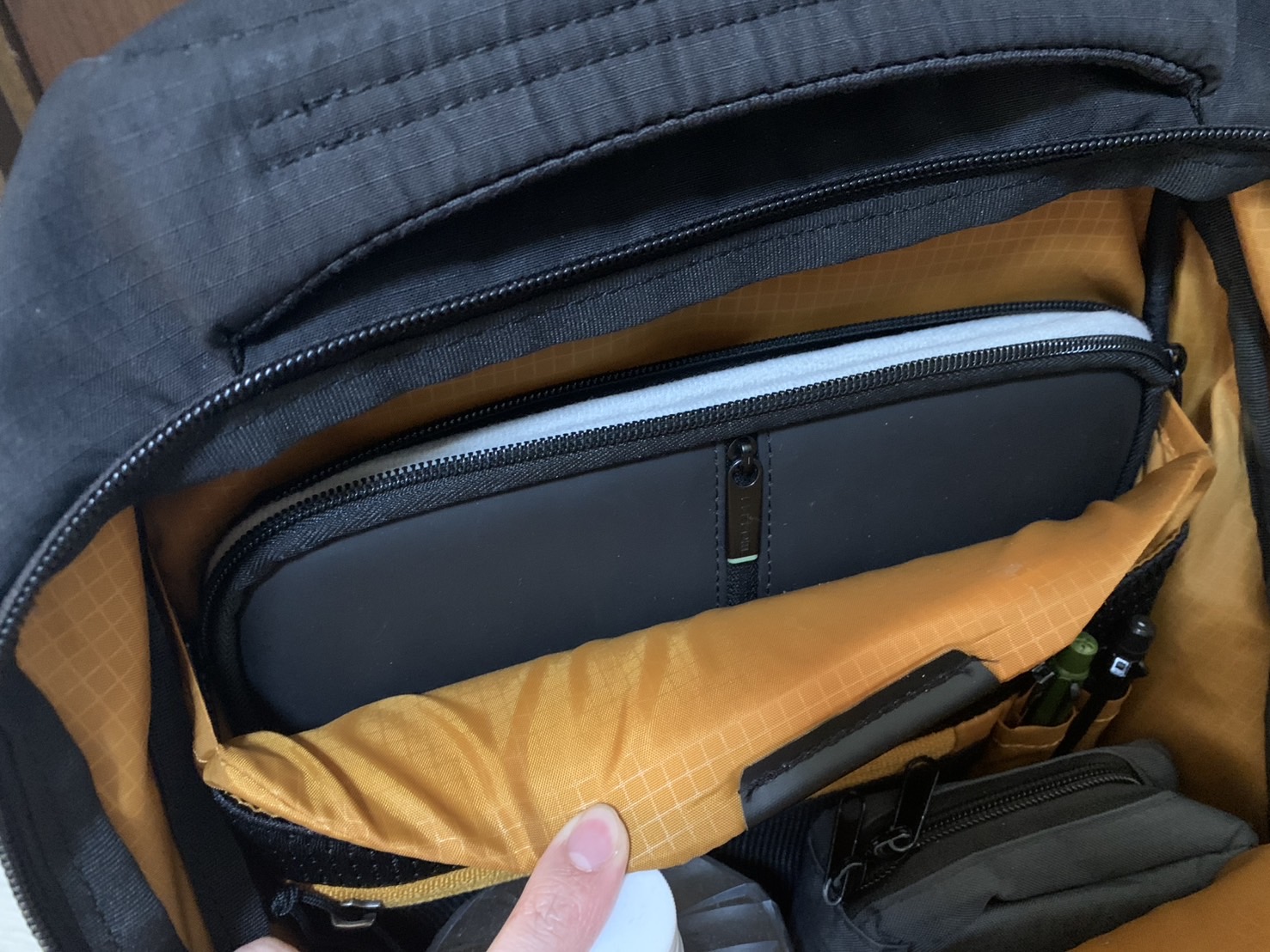 グレゴリー ヌール20のPCとタブレットスリーブの画像